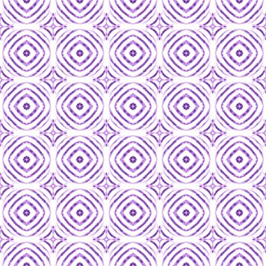 Sembol suluboya deseni. Mor, sevimli, şık yaz tasarımı. Tekstil hazır ekstatik baskı, mayo kumaş, duvar kağıdı, ambalaj. Yeşil geometrik sembolü suluboya kenarı.