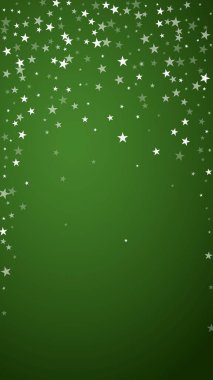 Yılbaşı arkaplanında kar taneleri yağıyor. İnce uçan kar taneleri ve yeşil arka plandaki yıldızlar. Çok güzel düşen kar taneleri. Dikey vektör illüstrasyonu.