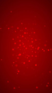 Karlı bir Noel geçmişi var. İnce uçan kar taneleri ve kırmızı arka plandaki yıldızlar. Narin, tatlı, karlı bir Noel. Dikey vektör illüstrasyonu.