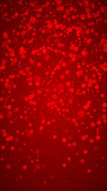 Karlı bir Noel geçmişi var. İnce uçan kar taneleri ve kırmızı arka plandaki yıldızlar. Narin, tatlı, karlı bir Noel. Dikey vektör illüstrasyonu.