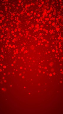 Yılbaşı arkaplanında kar taneleri yağıyor. İnce uçan kar taneleri ve kırmızı arka plandaki yıldızlar. Çok güzel düşen kar taneleri. Dikey vektör illüstrasyonu.