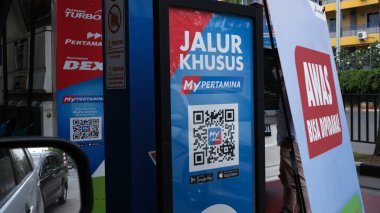 notification pamphlets for purchasing diesel and Pertalite must register in the MyPertamina application. Jakarta, 18 August 2022.