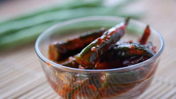 Ocra Kimchi Una Pequeña Taza Vidrio — Foto de Stock