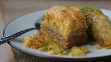 Baklava tatlı keklerinin çeşitli çeşitleri. Türk lokumu