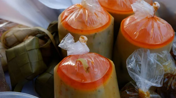 Ketupat Lub Ryż Ciasto Plastik Zawierające Warzywa Lodeh Menu Iftar — Zdjęcie stockowe