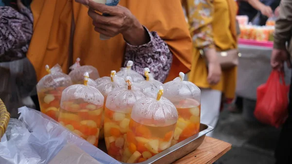 Gemengde Vruchtenijs Voor Iftar Bij Rawamangun Ramadan Street Food — Stockfoto