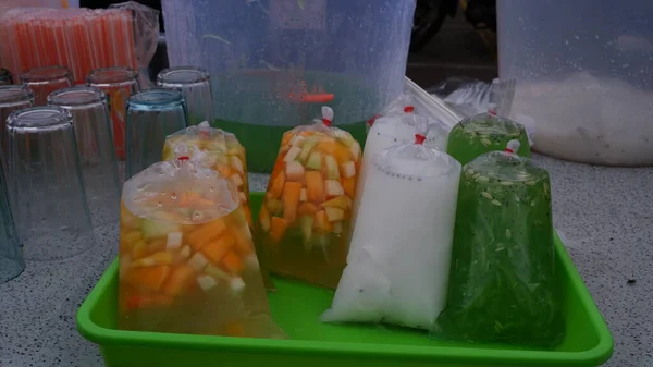 Vendedores Sobremesa Takjil Vários Sucos Frutas Frescas Para Iftar Mercado — Fotografia de Stock