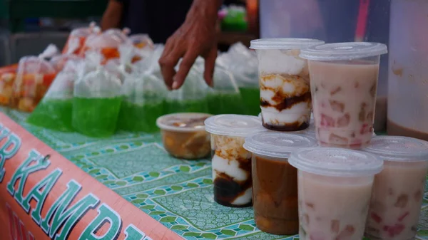 Vendeurs Dessert Takjil Divers Jus Fruits Frais Pour Iftar Ramadan — Photo