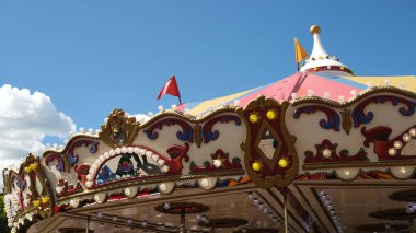 Merry Go Yuvarlak çatı tasarımı. Sydney, 28 Nisan 2023.. 