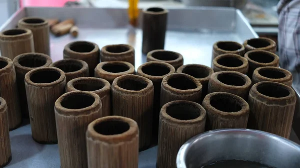 Tubo Bambù Usato Fare Torta Putu Indonesia Cibo — Foto Stock