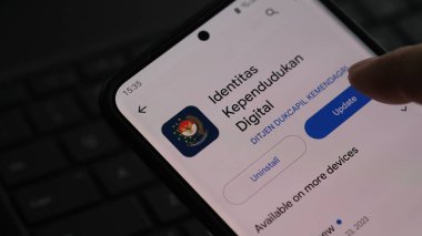 Kependukan Dijital Uygulaması, Android akıllı telefonunda Endonezya Dijital Vatandaşlık Kimliği uygulaması. Jakarta, 10 Ağustos 2023.