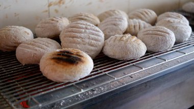 Mpek Mpek Panggang, Palembang şehrinden tipik bir ızgara balık köftesi. Endonezya yemekleri.