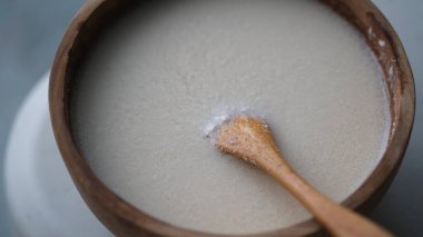 Yanlış kaynama nedeniyle kırılan soya sütü..