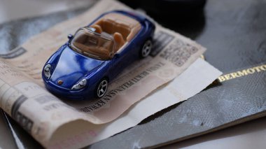 Endonezya 'da lüks araba için motorlu taşıt vergisi. Jakarta, 5 Mart 2025.
