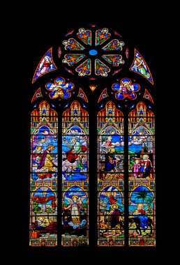 Saint-Vaast-la-Hougue 'da. Vitrail de l'eglise Saint-Vaast. Manche. Normandiya 