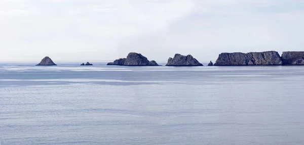 Stock image Panoramique sur les tas de pois a la Pointe de Pen Hir depuis la Pointe de Dinan sur la presqu'ile de Crozon. Finistere. Bretagne