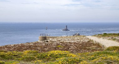 Pointe du Raz ve Vieille deniz feneri. Brittany. Finistere. Fransa