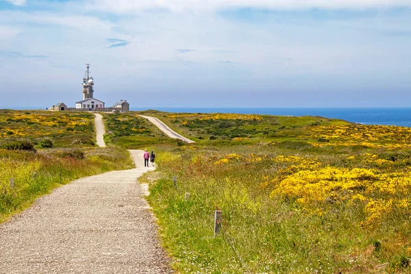 Pointe du Raz. Bozkırdan geçen yol. Finistere. Brittany. Fransa