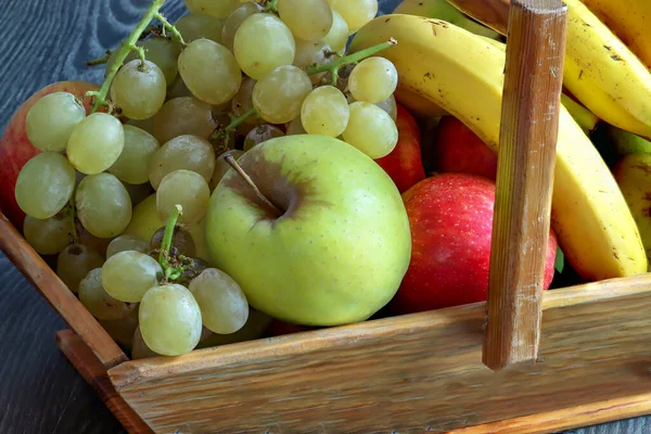 Grape Golden Apple Bicolor Banana Harvest Basket — Stock Photo, Image