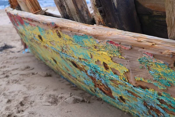 Old Shipwreck Beach Colorful Chipped Paint Coast Tropic Nautical Ship — Stock Photo, Image