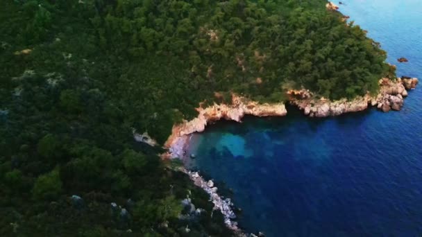 Vuelo Con Drones Atardecer Sobre Playa Costa Del Egeo — Vídeos de Stock