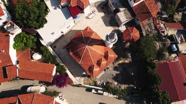 Lot Dronem Nad Dachami Domów Średniowiecznej Wioski Sirince — Wideo stockowe