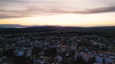 Gün batımında Ege sahilinde İHA uçuşu.