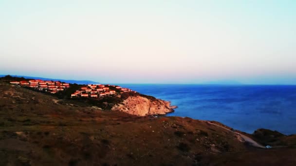 Lot Dronem Zachodzie Słońca Nad Plażą Wybrzeżu Morza Egejskiego — Wideo stockowe