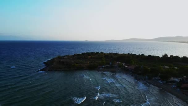 Vuelo Con Drones Atardecer Sobre Playa Costa Del Egeo — Vídeo de stock
