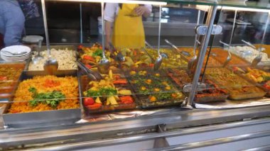 Lezzetli Asya yemeklerinin yakın görüntüsü