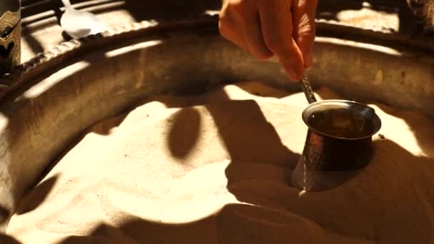 Fazendo Café Tradicional Indiano Pela Manhã — Vídeo de Stock