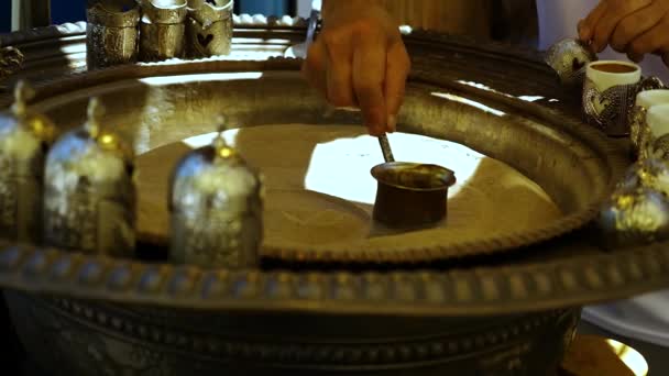 Proces Przygotowywania Tradycyjnej Kawy Tureckiej — Wideo stockowe