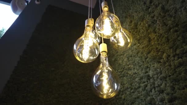 Edison Lampy Tmavém Módním Interiéru Osvětlení Interiérové Koncepce Vysoce Kvalitní — Stock video