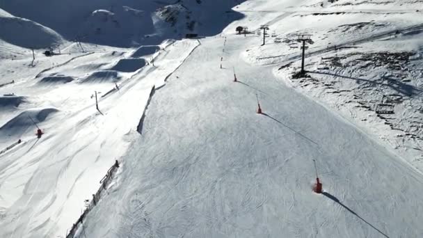 Karla Kaplı Andorra Dağları Nın Kayak Merkezinin Havadan Görünüşü Yüksek — Stok video