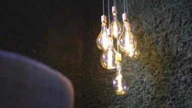 Edison Işıldayan lambalar koyu moda iç mekan, aydınlatma ve iç mekan Yüksek kalite 4K görüntü