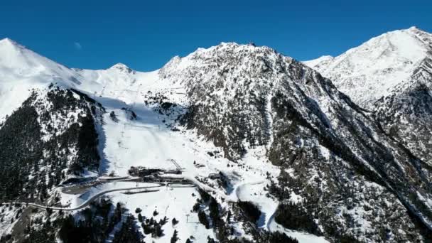 Andorra Daki Ünlü Kayak Merkezinin Hava Manzarası Dağ Yamaçlarında Kar — Stok video