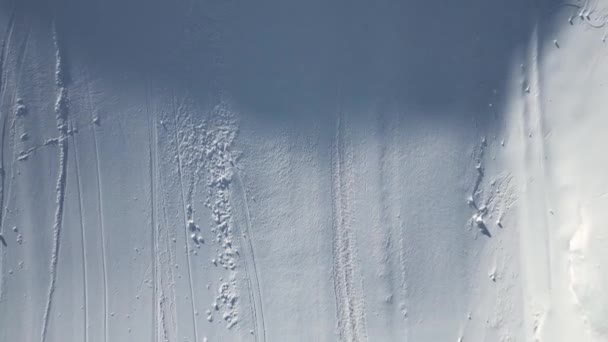 Αεροφωτογραφία Θέα Ένα Χειμερινό Δρόμο Χειμωνιάτικη Μέρα Πάνω Κάτω Drone — Αρχείο Βίντεο