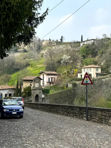 Orta Çağ Yukarı Bergamo manzarası. Kuzey İtalya 'da güzel bir ortaçağ kasabası. Yüksek kalite fotoğraf