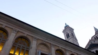İtalya, Bergamo 'daki Colleoni Şapeli' nin dış görünüşü. - Panoramik. Yüksek kalite 4k görüntü
