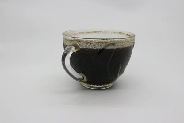 Svart Kaffe Serveras Ett Klart Glas Med Vit Bakgrund — Stockfoto