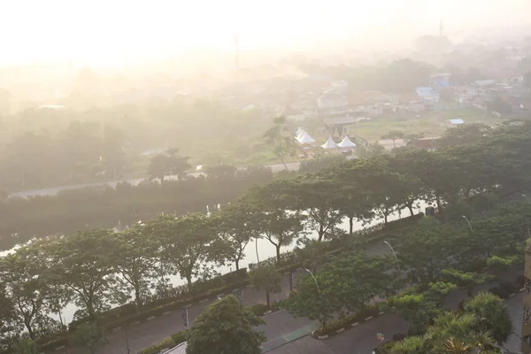 Pandangan Matahari Terbit Tengah Kota Terlihat Dari Atas Atmosfer Sangat — Stok Foto