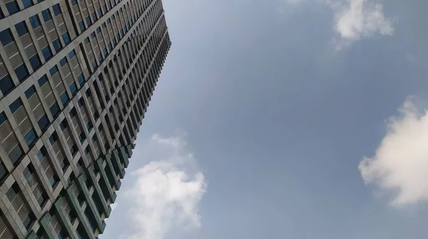 屋上から見える高層ビルの眺め — ストック写真