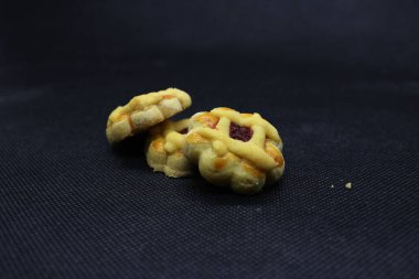 Kek portreleri genellikle bayram sırasında servis edilir. Castangel, nastar, kar kekleri ve diğerleri var..