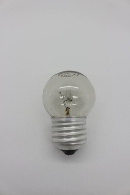 Küçük ölçekli bir ampulün fotoğrafı, renkleri daha belirgin kılacak bir arka plana sahiptir. Yani bir fikir..