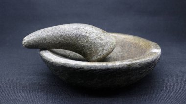 Pestle ve havan topu beyaz taştan koyu arkaplan