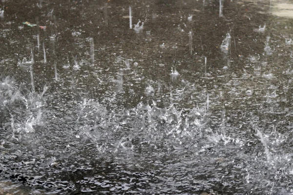 Heavy Rain Splashes Street Day — Stock Photo, Image