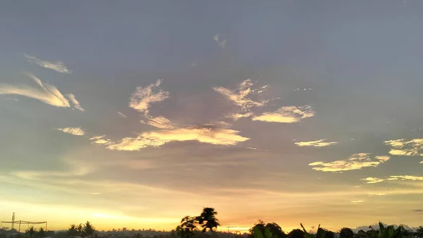 Blick Den Himmel Der Goldenen Stunde Abend — Stockfoto