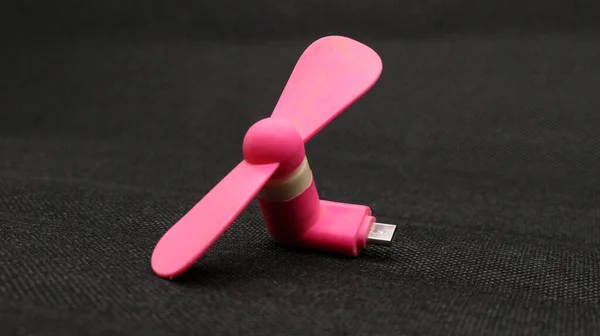Portable Usb Pink Fan Isolated Black Background — Stock Photo, Image