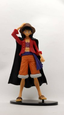 Maymun D. Luffy figürlü aktör, beyaz arkaplan..