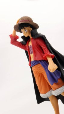 Maymun D. Luffy figürlü aktör, beyaz arkaplan..